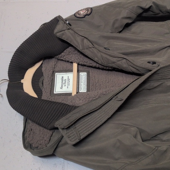 Abercrombie & Fitch Olive Hooded Utility Parka, Size Small, EUC, Y2K, Vintage - Picture 3 of 12